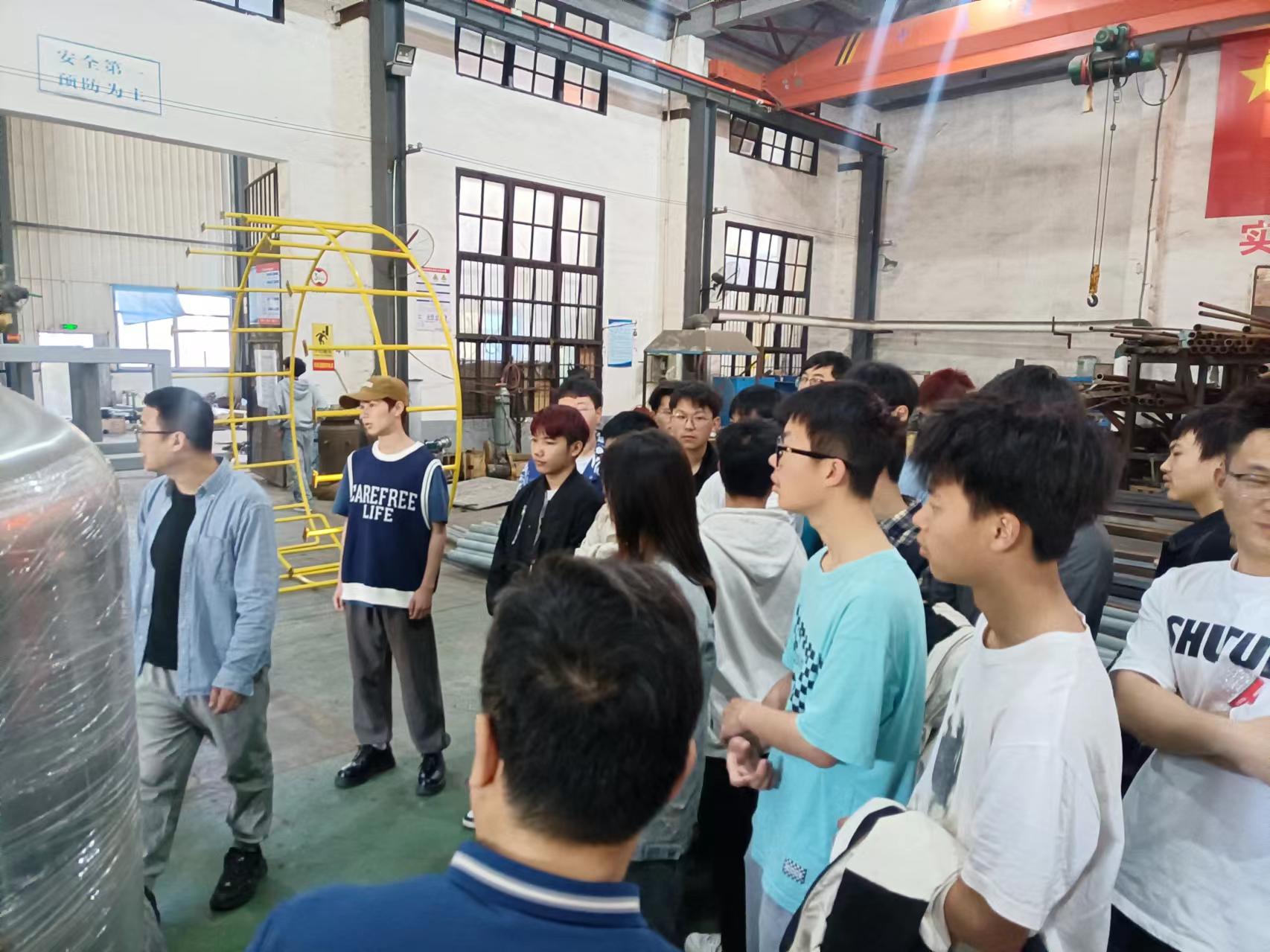 3.29湖南工程学院自动化专业学生来我司认识实习3.jpg